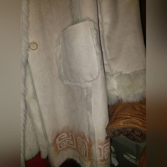 Beautiful cream color Sheep skin/fur long womens jacket - Picture 4 of 4